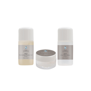 Herren-Kennenlern-Set von Pure Elements als Hauptbild mit weißem Hintergrund. Drei Naturkosmetik-Proben speziell für Männer: MEN After Shave Balm •Energie• 10ml, MEN Q10 Care Fluid •Energie• 5ml und MEN Refreshing Shower Gel •Energie• 10ml. Ideal zum Testen für anspruchsvolle Männerhaut.