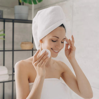 Gesichtswasser_Energie_mit_Frangipani_Taegliche_Pflegeroutine